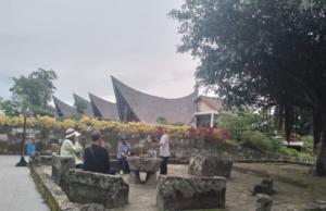 Mengintip Sejarah dan Tradisi di Balik Batu Kursi Sialagan